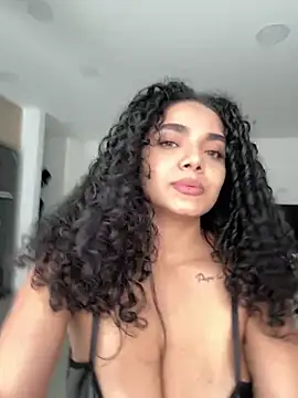 Snapshot of Mariecurl chatting on 17, 5, 2026 Mariecurl online show from 17, 5, 2026