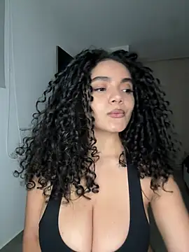 Snapshot of Mariecurl chatting on 20, 5, 2026 Mariecurl online show from 20, 5, 2026