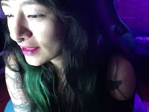 Snapshot of AngelaQueen_ chatting on 7, 1, 2025 AngelaQueen online show from 7, 1, 2025