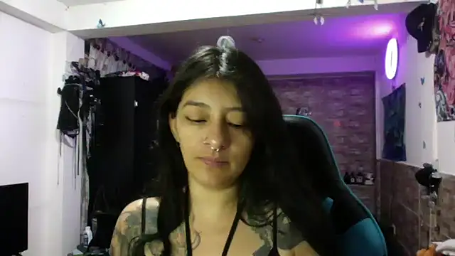 Snapshot of AngelaQueen_ chatting on 18, 9, 2025 AngelaQueen online show from 18, 9, 2025