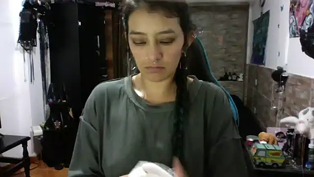 Snapshot of AngelaQueen_ chatting on 8, 10, 2025 AngelaQueen online show from 8, 10, 2025