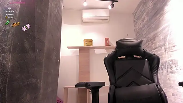 LunaBaker-1 online show from 10, 10, 2025