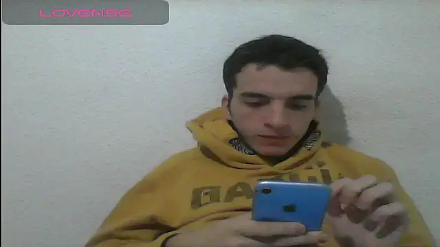 Snapshot of Tombgy07 chatting on 12, 1, 2025 Tombgy07 online show from 12, 1, 2025