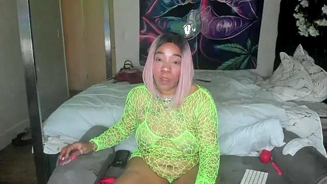 YasmineMinaj online show from 15, 4, 2026