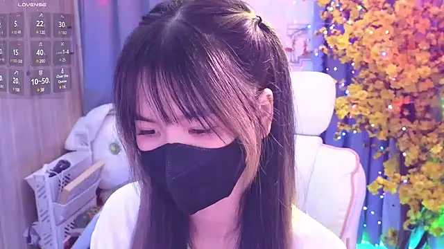 Snapshot of Your-Sunshine chatting on 3, 2, 2025 Your-Sunshine online show from 3, 2, 2025