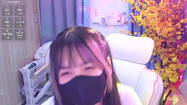 Snapshot of Your-Sunshine chatting on 3, 2, 2025 Your-Sunshine online show from 3, 2, 2025