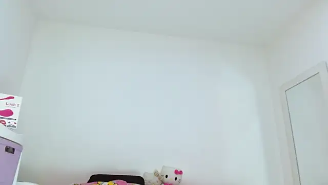 Snapshot of sashacreamy_ chatting on 16, 10, 2025 sashacreamy online show from 16, 10, 2025