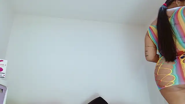 Snapshot of sashacreamy_ chatting on 24, 10, 2025 sashacreamy online show from 24, 10, 2025