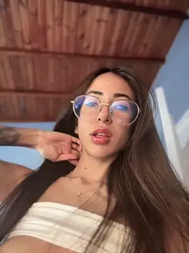 lauravasquez online show from 29, 9, 2025