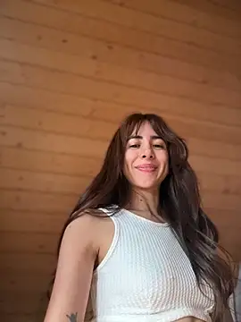 Snapshot of lauravasquez chatting on 16, 6, 2026 lauravasquez online show from 16, 6, 2026