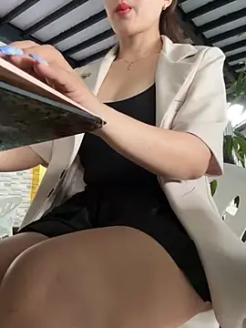 Jessical online show from 22, 2, 2025