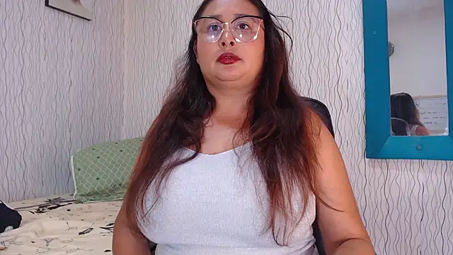 Snapshot of NadiaWhite chatting on 7, 2, 2025 NadiaWhite online show from 7, 2, 2025