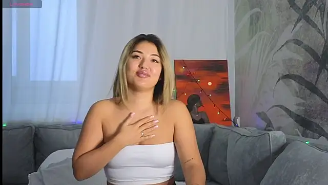 lily  foster online show from 29, 12, 2024