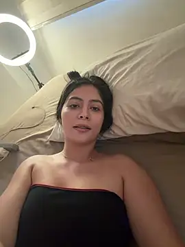 Sophie  Foxxx online show from 8, 4, 2026