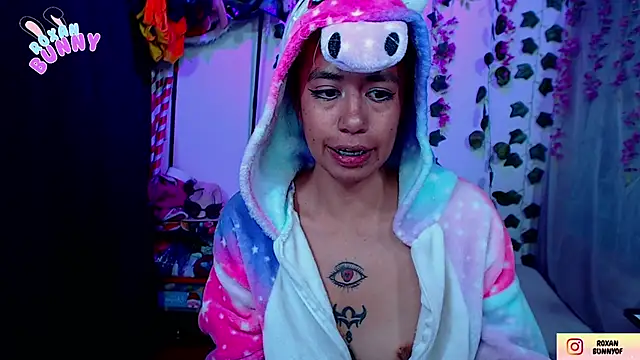 Roxanbunny1 online show from 15, 9, 2025