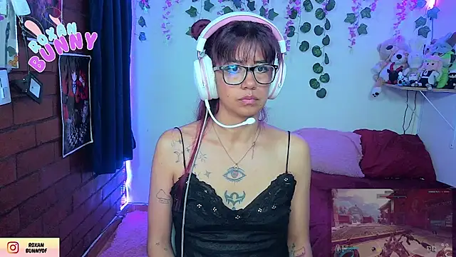 Snapshot of Roxanbunny1 chatting on 25, 5, 2026 Roxanbunny1 online show from 25, 5, 2026