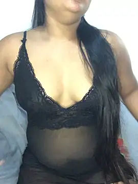 Snapshot of Rose_Olivia chatting on 8, 12, 2024 Rose Olivia online show from 8, 12, 2024