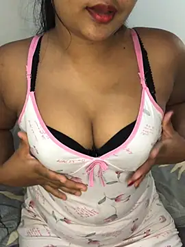 Snapshot of Rose_Olivia chatting on 27, 1, 2025 Rose Olivia online show from 27, 1, 2025