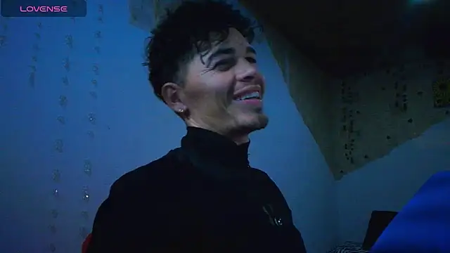 Snapshot of kisstarxxx chatting on 16, 9, 2025 kisstarxxx online show from 16, 9, 2025