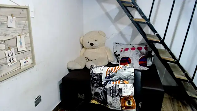 samantha baby  online show from 13, 2, 2025