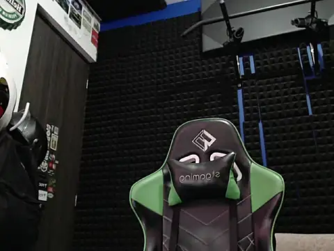 Curly Angel24 online show from 23, 10, 2025