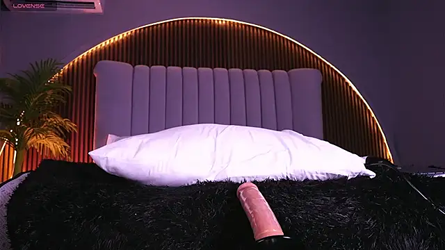 Snapshot of Victoriaxx_ chatting on 15, 12, 2025 Victoriaxx online show from 15, 12, 2025