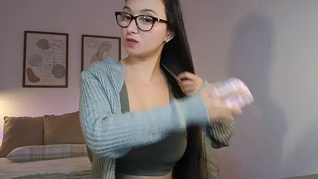 leyla babe online show from 2, 1, 2025