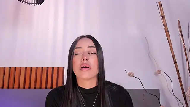 NoraDasilva online show from 31, 3, 2026