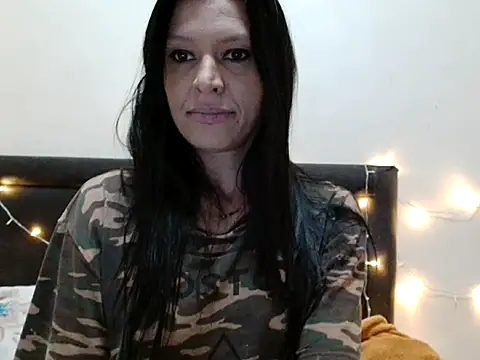 Snapshot of michelle105 chatting on 2, 6, 2026 michelle105 online show from 2, 6, 2026
