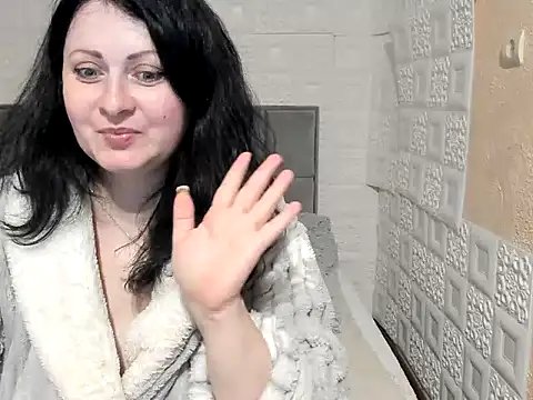 Snapshot of Lillian2 chatting on 1, 3, 2025 Lillian2 online show from 1, 3, 2025