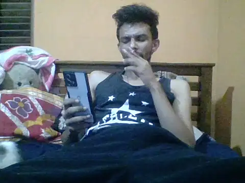 Snapshot of Rusiru32 chatting on 16, 12, 2025 Rusiru32 online show from 16, 12, 2025