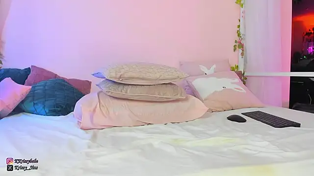 Snapshot of KrissySinsx chatting on 6, 2, 2026 KrissySinsx online show from 6, 2, 2026