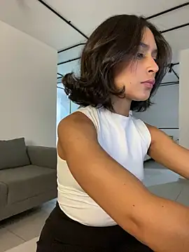 AnaRoxane  online show from 15, 2, 2025