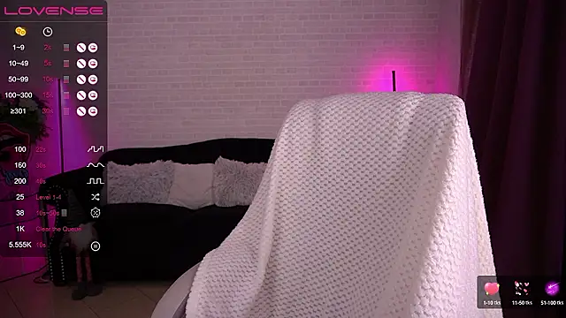 Snapshot of Daenerys_Daenn chatting on 3, 12, 2024 Daenerys Daenn online show from 3, 12, 2024