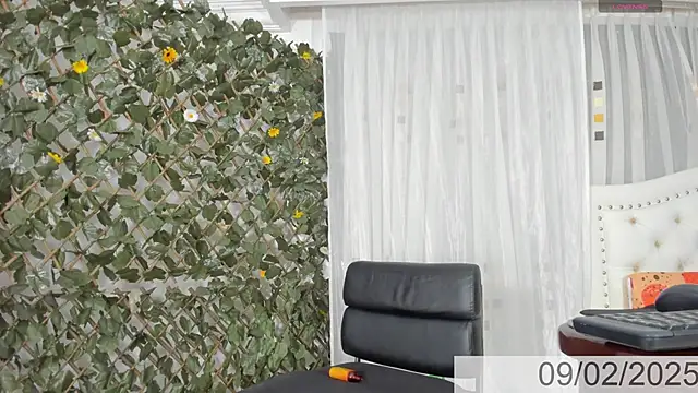 BunnyHotsx online show from 9, 2, 2025