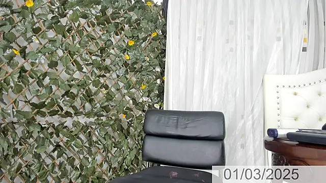 BunnyHotsx online show from 2, 3, 2025