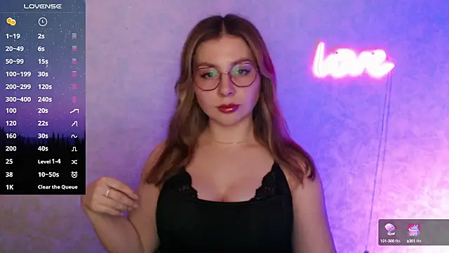 Snapshot of Leah_Reed chatting on 24, 2, 2025 Leah Reed online show from 24, 2, 2025