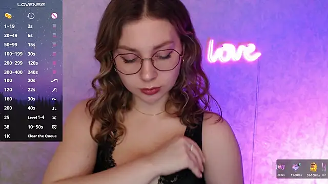 Snapshot of Leah_Reed chatting on 20, 3, 2025 Leah Reed online show from 20, 3, 2025