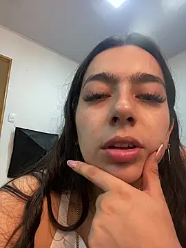 Nicollemays online show from 22, 3, 2025