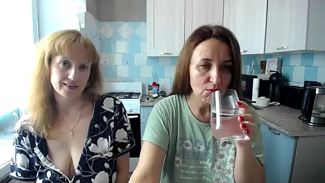 Snapshot of DonnaMagdalena chatting on 10, 9, 2025 DonnaMagdalena online show from 10, 9, 2025