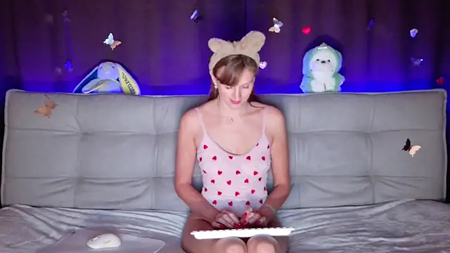 intolerable girl online show from 16, 9, 2025