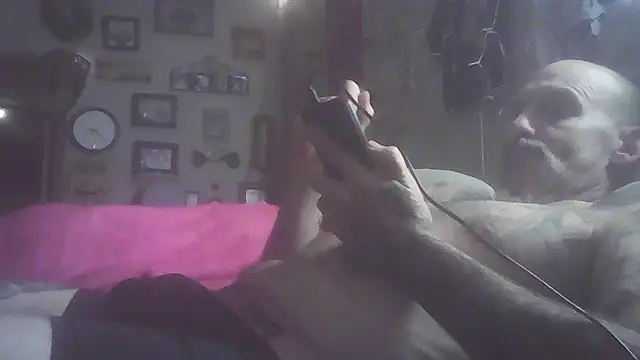 Snapshot of ClydeCan409 chatting on 23, 3, 2026 ClydeCan409 online show from 23, 3, 2026