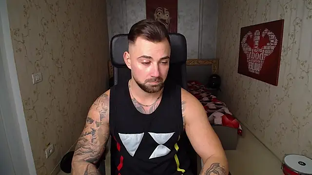 Snapshot of DuncanStone chatting on 19, 12, 2024 DuncanStone online show from 19, 12, 2024