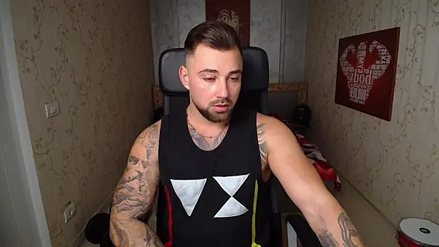 Snapshot of DuncanStone chatting on 19, 12, 2024 DuncanStone online show from 19, 12, 2024