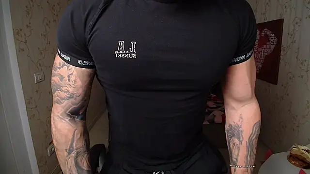 Snapshot of DuncanStone chatting on 21, 12, 2024 DuncanStone online show from 21, 12, 2024