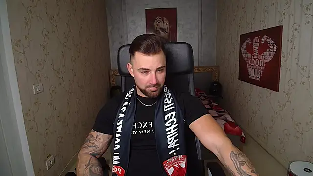 Snapshot of DuncanStone chatting on 22, 12, 2024 DuncanStone online show from 22, 12, 2024