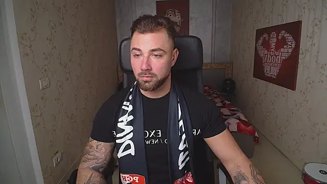 Snapshot of DuncanStone chatting on 22, 12, 2024 DuncanStone online show from 22, 12, 2024