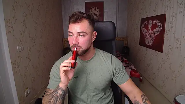 Snapshot of DuncanStone chatting on 24, 12, 2024 DuncanStone online show from 24, 12, 2024