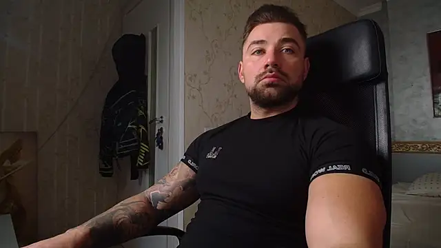 Snapshot of DuncanStone chatting on 4, 1, 2025 DuncanStone online show from 4, 1, 2025