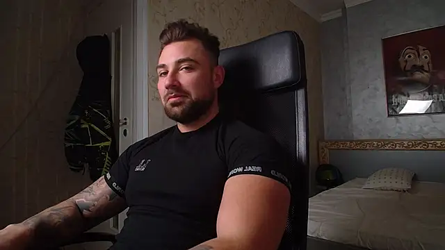 Snapshot of DuncanStone chatting on 4, 1, 2025 DuncanStone online show from 4, 1, 2025